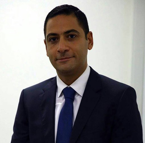 علي عباس
